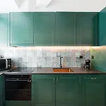 Guestready - Relaxing Moment In A Vibrant Apartment